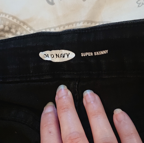 Old Navy Super Skinny Black Jeans - Picture 3 of 6